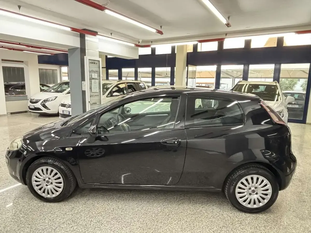 Usata Fiat Punto Evo Dynamic 90 CV (66 kW) 2010 Nero Utilitaria