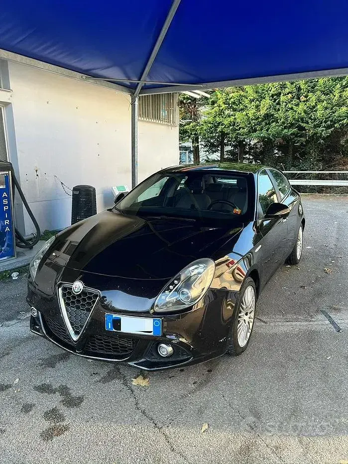 Usata Alfa Romeo Giulietta Exclusive 105 CV (77 kW) 2014 Nero Utilitaria