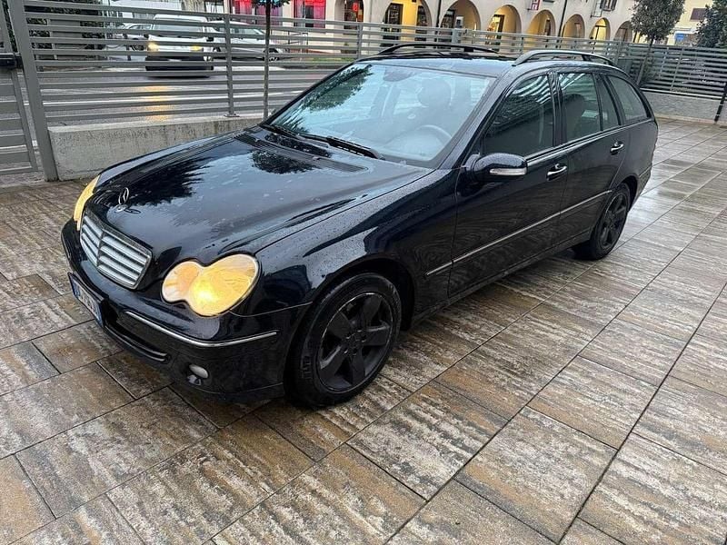 Nero Usata 2007 Mercedes C220 Classic Station wagon | 2600 € (Ottimo prezzo) - Immagine 1/4