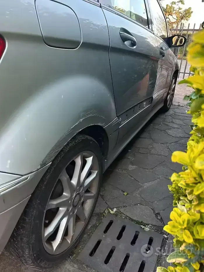 Usata Mercedes B180 109 CV (80 kW) 2008 Grigio Monovolume