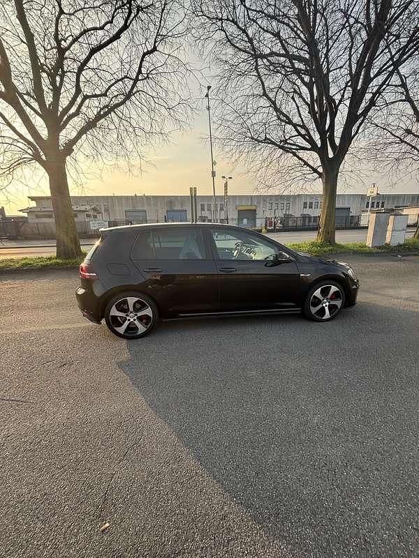 Usata VW Golf VII GTI 230 CV (169 kW) 2017 Berlina