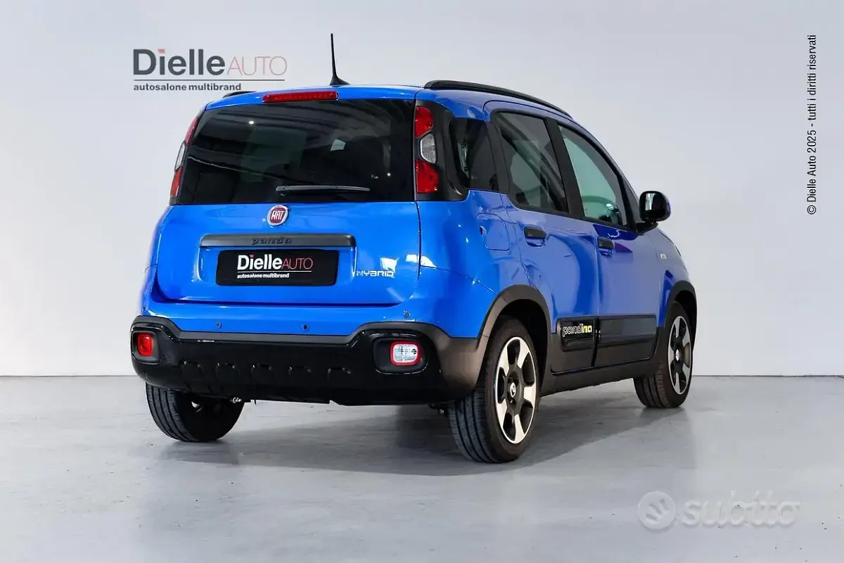 Nuova Fiat Panda Cross Cross 65 CV (47 kW) 2026 Grigio Utilitaria