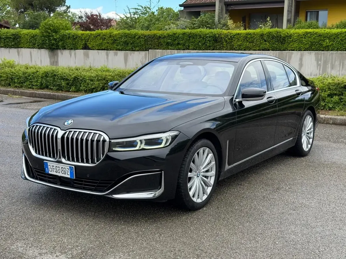 Usata BMW 730 286 CV (210 kW) 2021 Nero Berlina