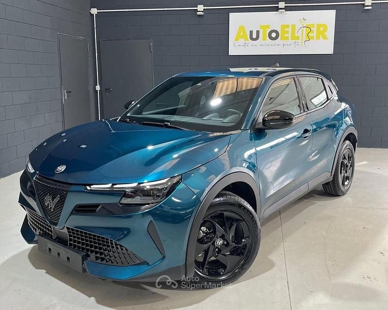 Nuova Alfa Romeo Junior 137 CV (100 kW) 2025 Blu navigli metallizzato SUV