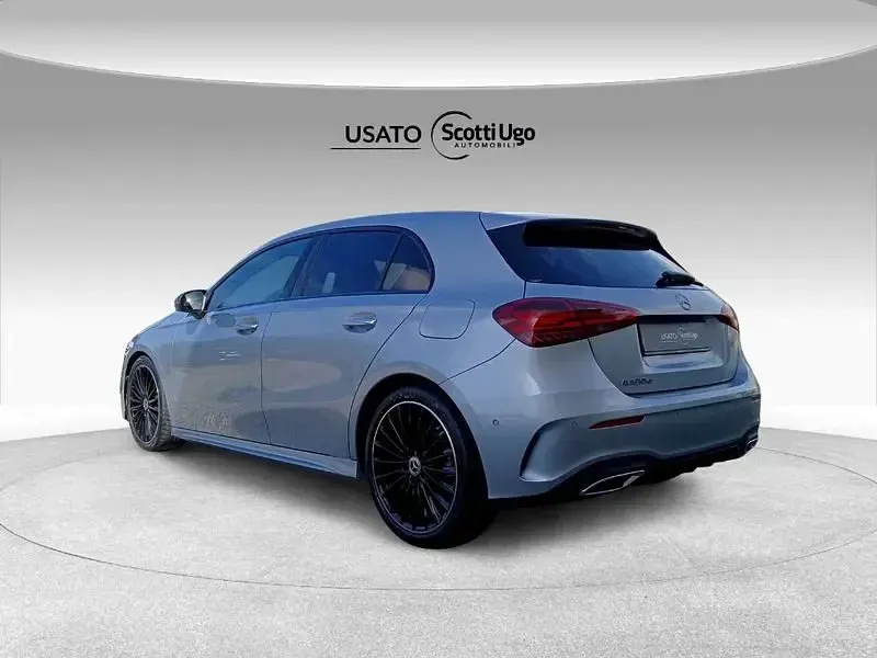 Usata Mercedes A180 116 CV (85 kW) 2024 Argento