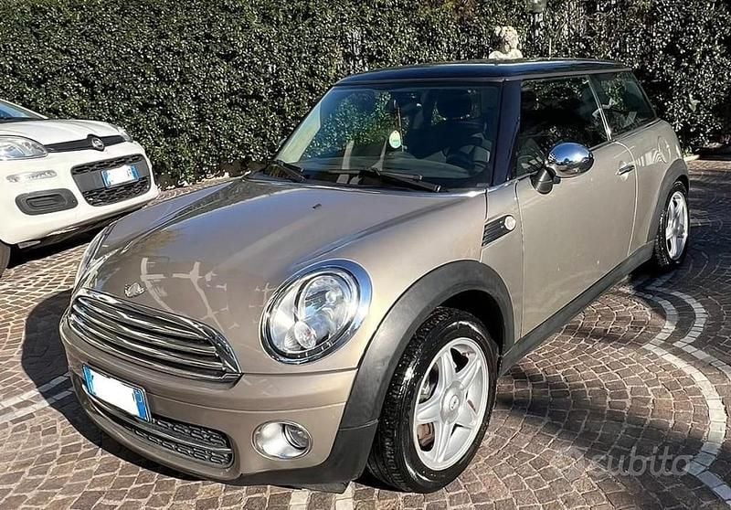 Usata Mini Cooper D Chili 110 CV (80 kW) 2009 Oro Utilitaria