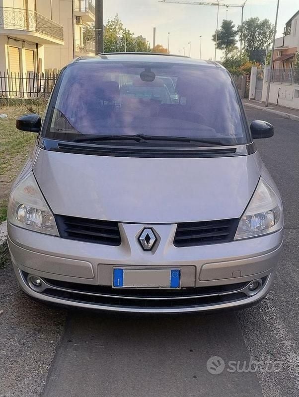 Usata Renault Espace 150 CV (110 kW) 2010 Argento Monovolume