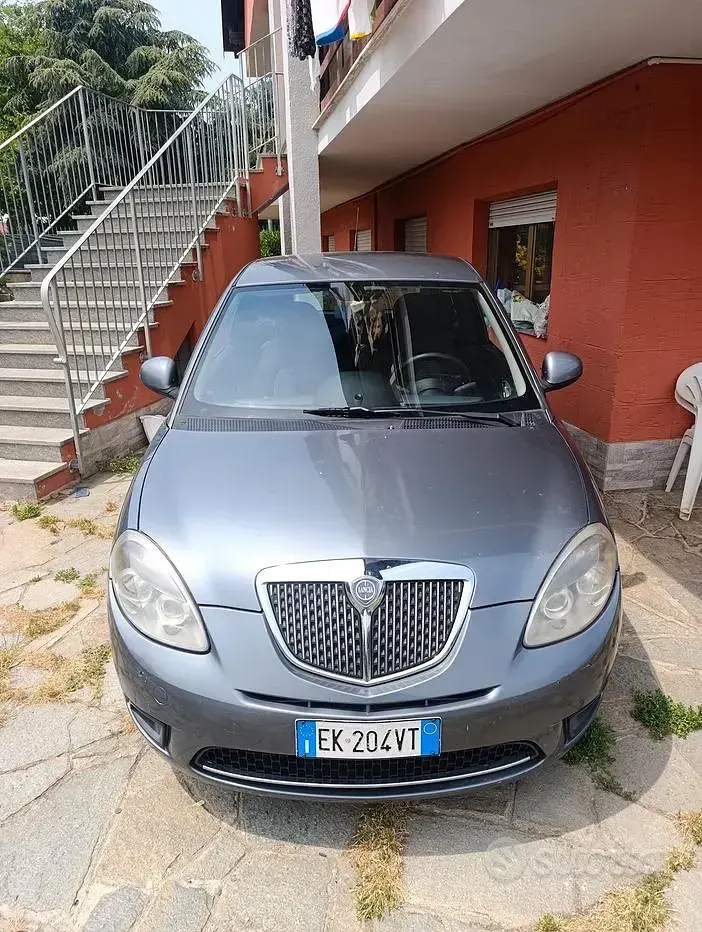 Usata Lancia Ypsilon 77 CV (56 kW) 2012 Utilitaria