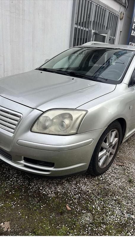 Usata Toyota Avensis 116 CV (85 kW) 2005 Station wagon