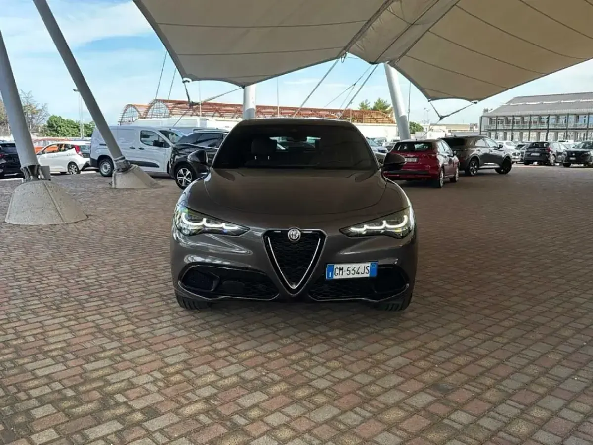 Usata Alfa Romeo Stelvio Ti 160 CV (117 kW) 2023 Grigio SUV