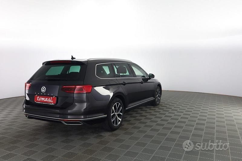 Usata VW Passat Business 120 CV (88 kW) 2020 Grigio Berlina