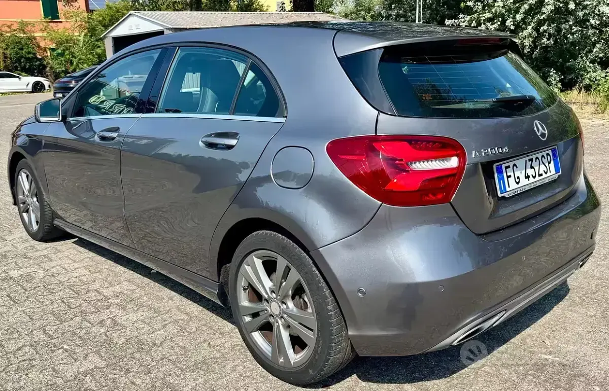 Usata Mercedes A200 136 CV (100 kW) 2016 Grigio Utilitaria