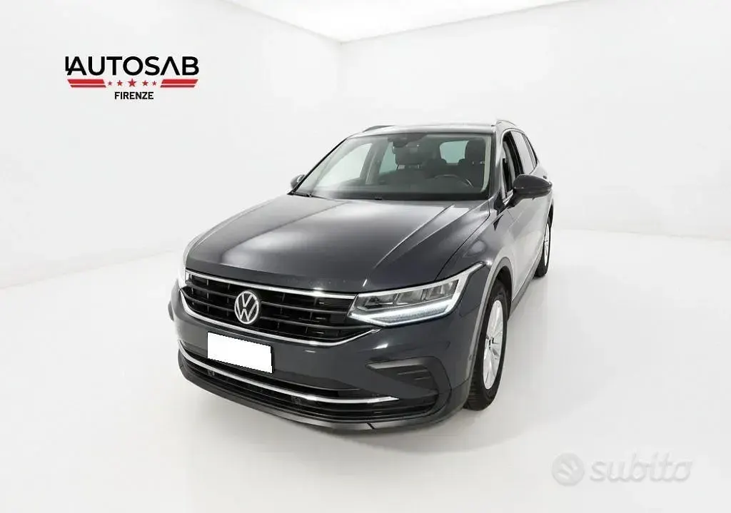 Usata VW Tiguan Life 150 CV (110 kW) 2021 Grigio scuro SUV
