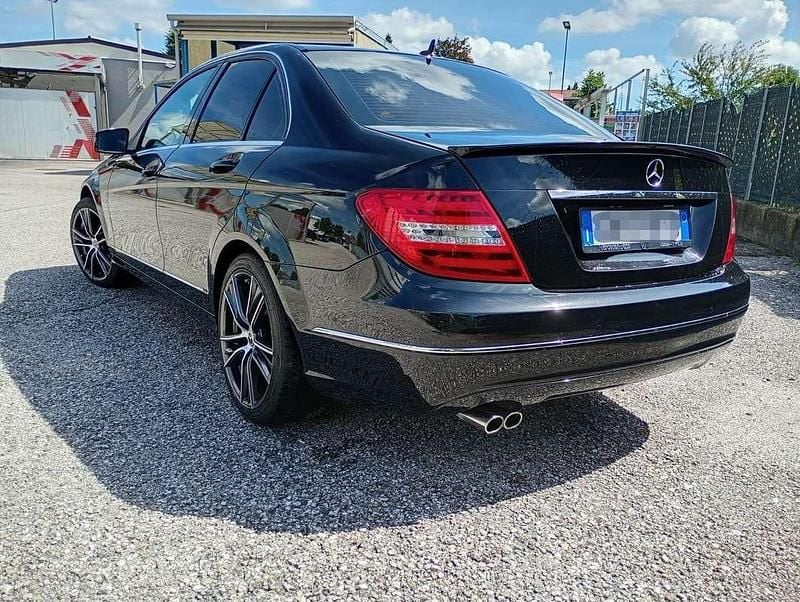 Usata Mercedes C180 Avantgarde 156 CV (114 kW) 2011 Nero Berlina