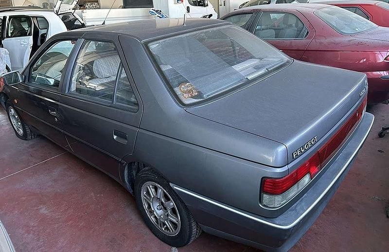 Begagnad Peugeot 405 69 HK (50 kW) 1988 Grå Sedan
