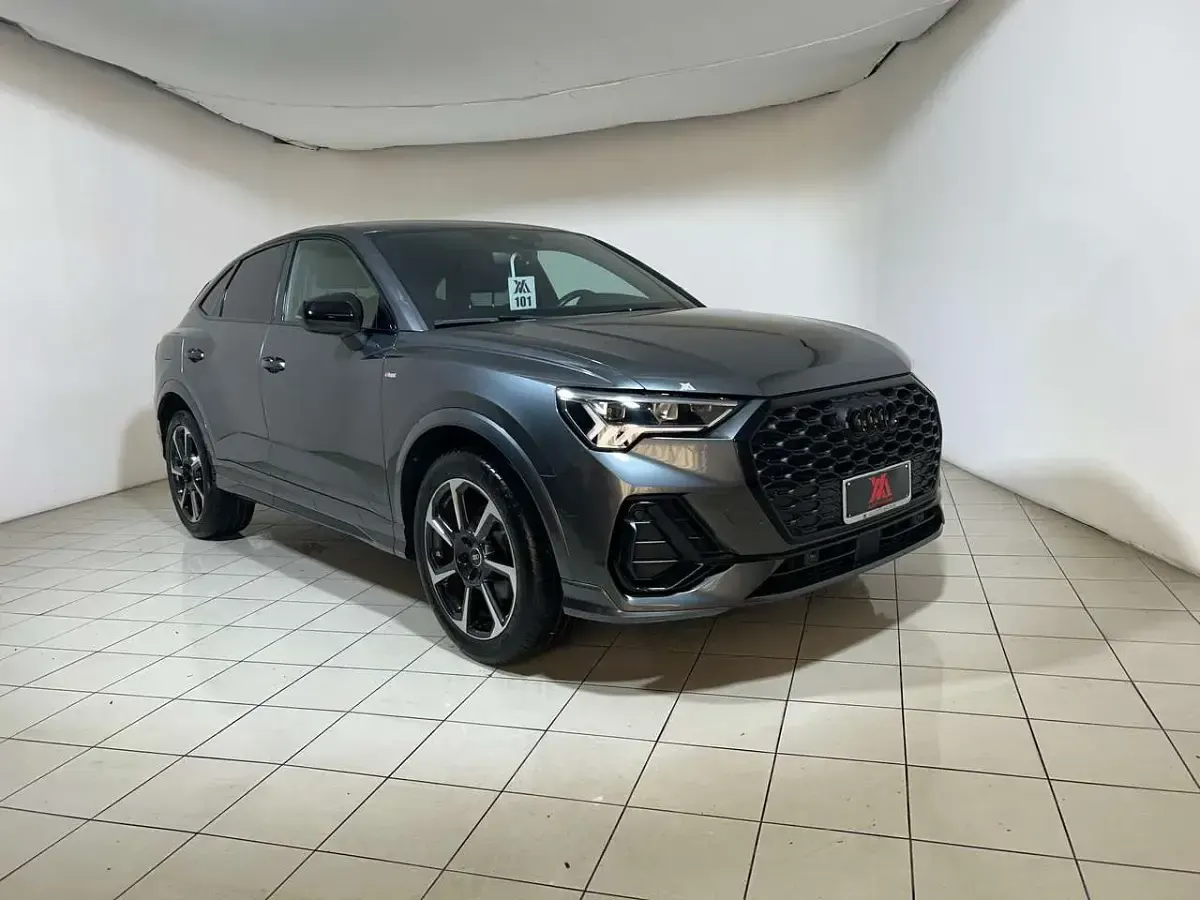 Usata Audi Q3 Sportback 150 CV (110 kW) 2023 Grigio daytona SUV