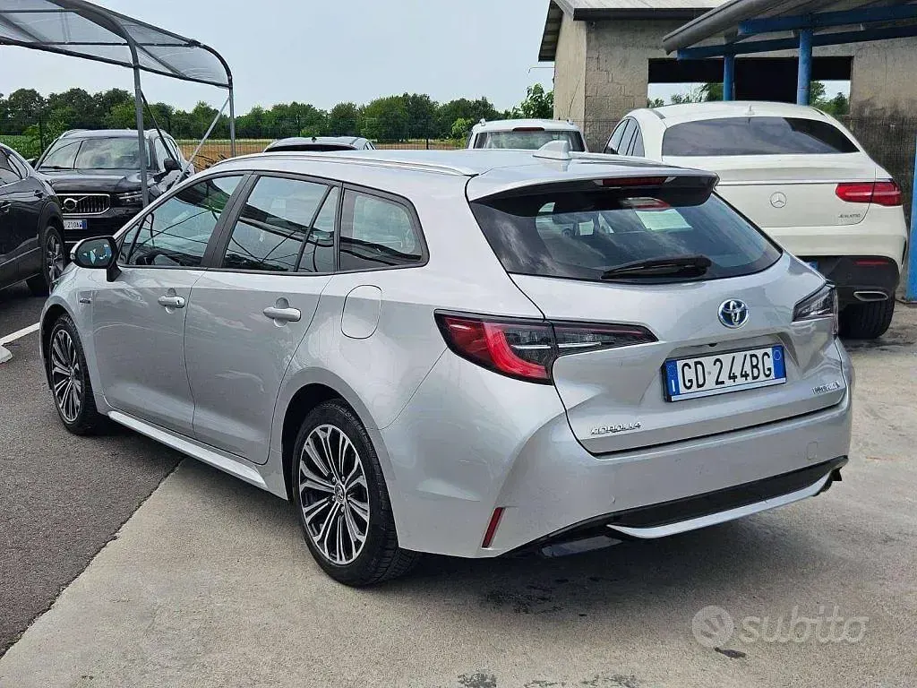 Usata Toyota Corolla Business Edition 152 CV (111 kW) 2020 Grigio Station wagon