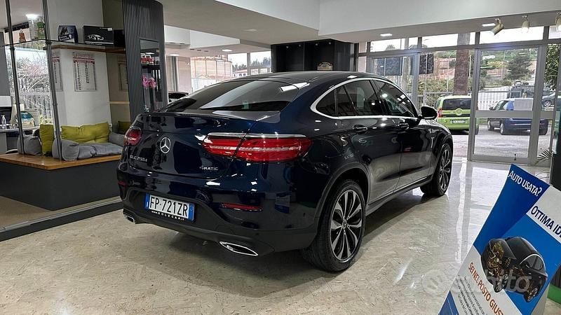 Usata Mercedes GLC250 205 CV (150 kW) 2018 Blu Coupé