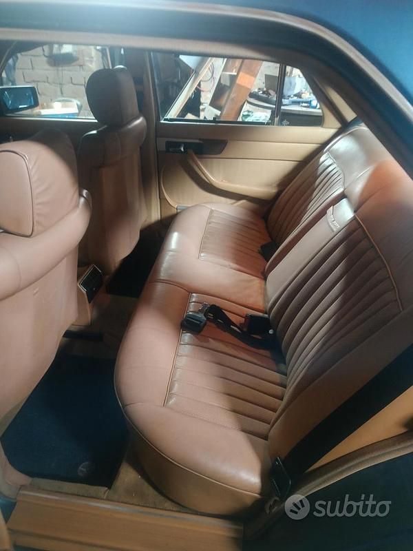 Usata Mercedes E280 1983 Blu Berlina