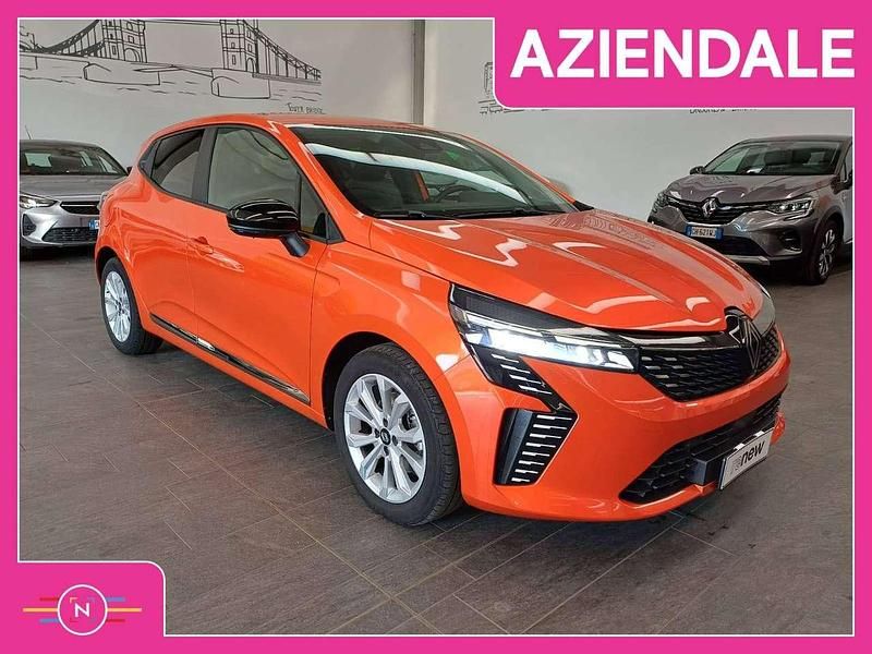 Orange valencia metallizzato Usata 2023 Renault Clio V Evolution Tre volumi | 15.500 € (Buon prezzo) - Immagine 1/4