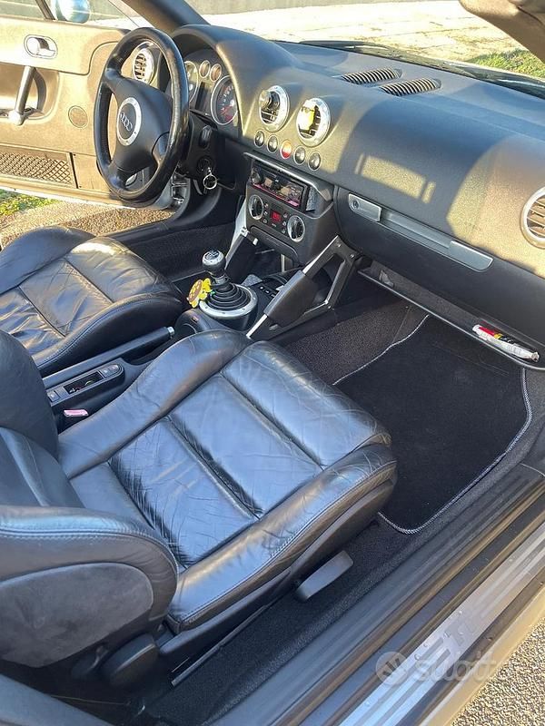 Usata Audi TT Roadster 180 CV (132 kW) 2000 Grigio Cabrio