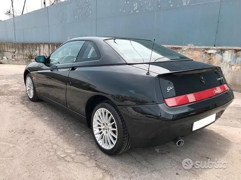 Usata Alfa Romeo GTV 150 CV (110 kW) 1997 Nero Coupé
