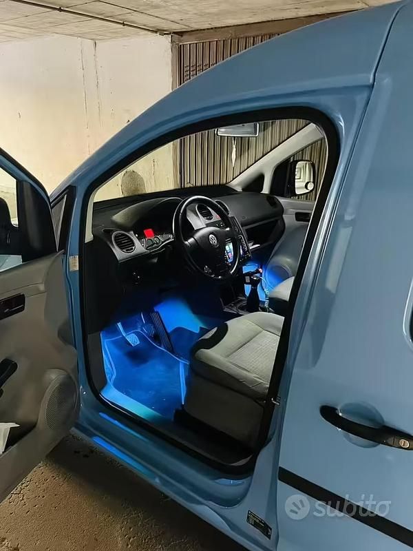 Usata VW Caddy 102 CV (75 kW) 2008 Blu Monovolume
