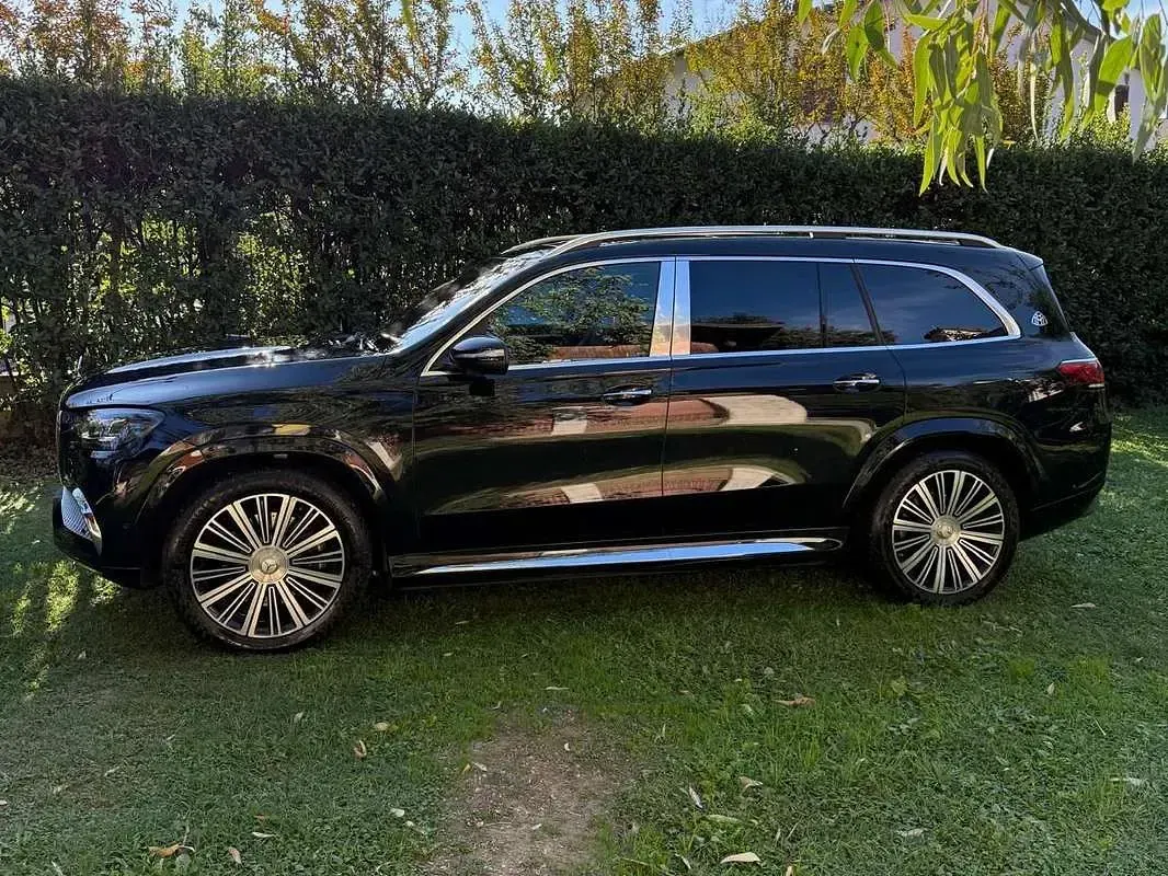 Usata Mercedes GLS600 Maybach 557 CV (409 kW) 2023 Nero SUV