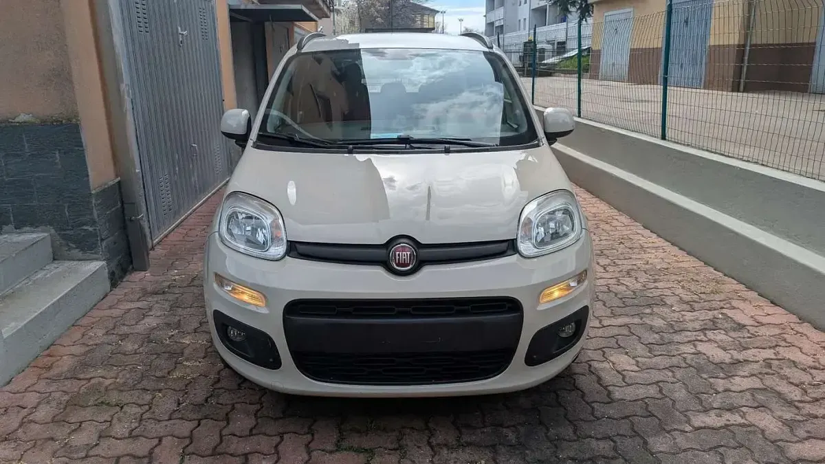 Usata Fiat Panda Lounge 69 CV (50 kW) 2015 Beige Utilitaria