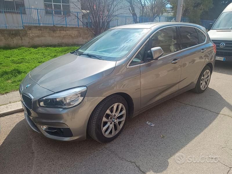 Usata BMW 218 Luxury Line 150 CV (110 kW) 2016 Marrone Berlina