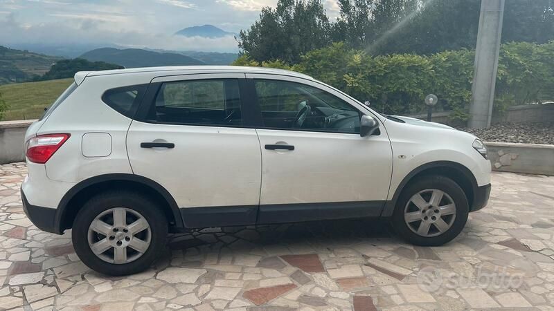 Usata Nissan Qashqai 115 CV (84 kW) 2010 Bianco SUV