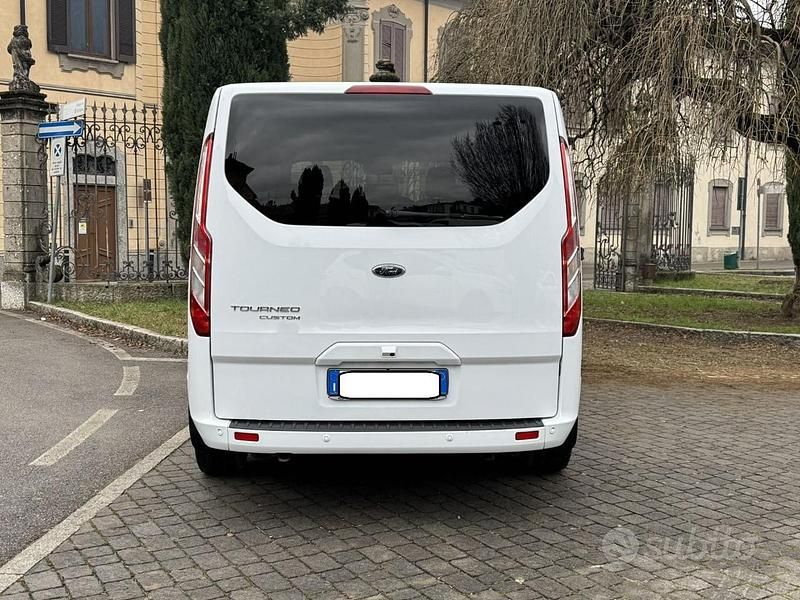 Usata Ford Tourneo Titanium 170 CV (125 kW) 2017 Bianco Monovolume