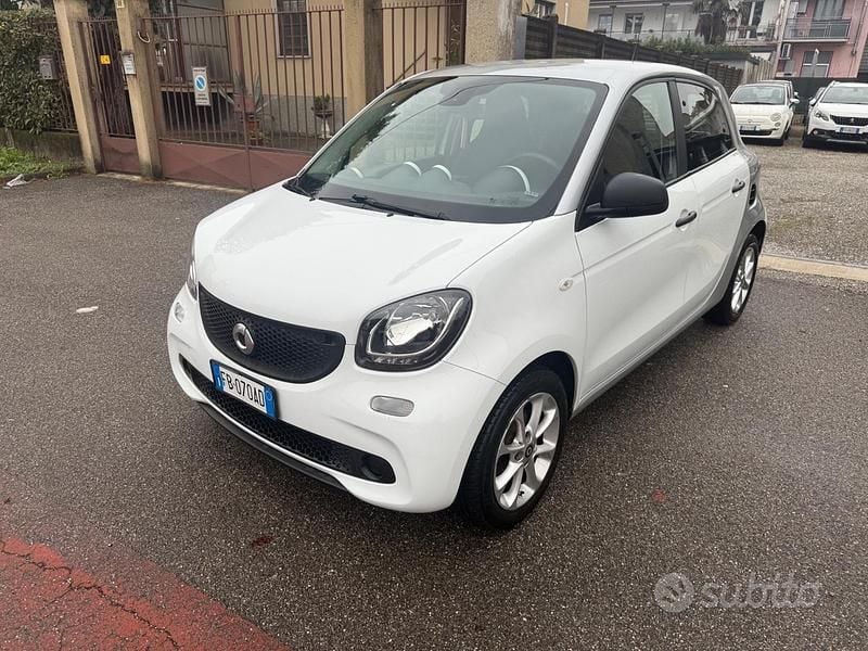 Usata Smart ForFour Prime 71 CV (52 kW) 2015 Bianco Utilitaria