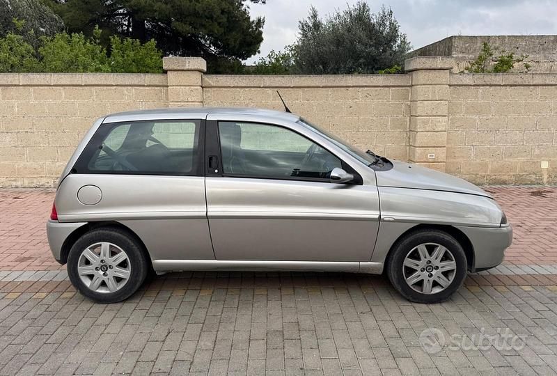 Usata Lancia Ypsilon 2002 Grigio Utilitaria