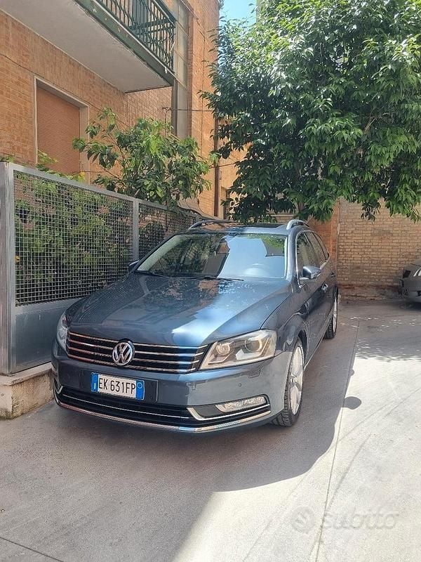 Usata VW Passat Highline 170 CV (125 kW) 2011 Grigio Station wagon