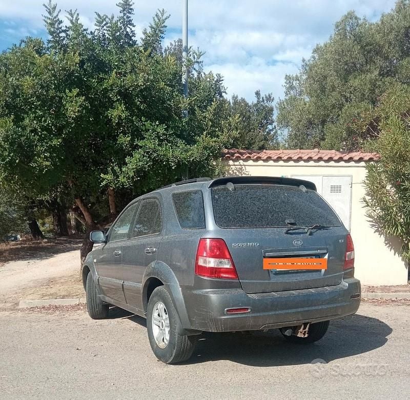 Usata Kia Sorento 140 CV (102 kW) 2005 Grigio SUV