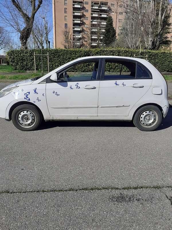 Usata Tata Indica 57 CV (41 kW) 2012 Bianco Berlina