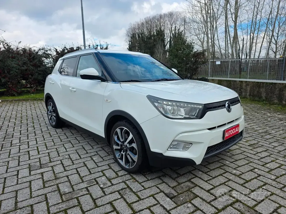 Usata SsangYong Tivoli 128 CV (94 kW) 2015 Bianco SUV