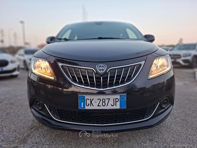 Usata Lancia Ypsilon Silver 69 CV (50 kW) 2022 Nero Utilitaria