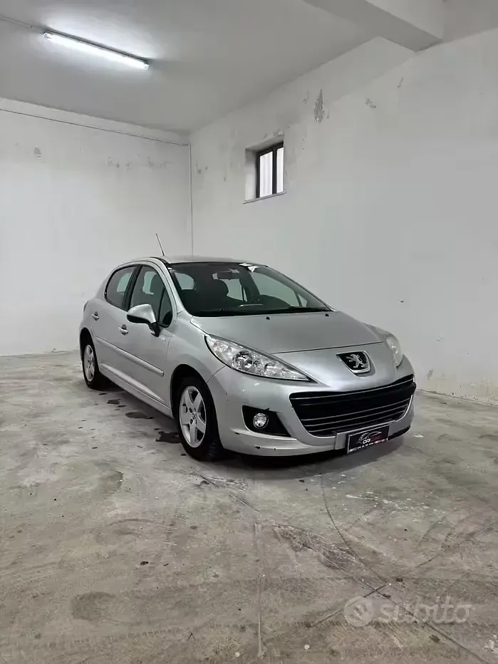 Usata Peugeot 207 68 CV (50 kW) 2010 Grigio Berlina