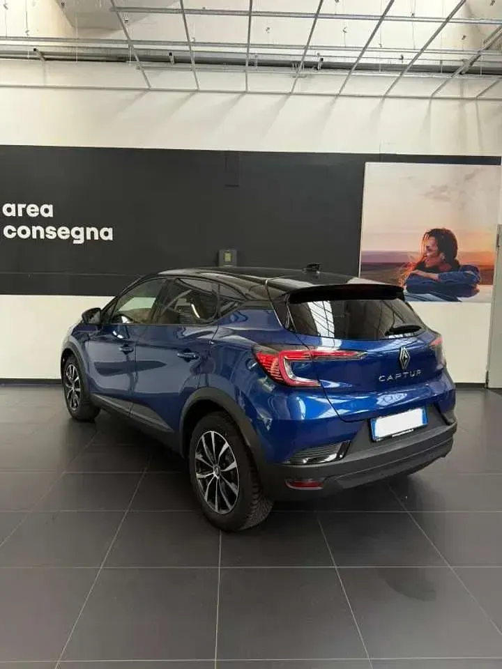 Usata Renault Captur Techno 101 CV (74 kW) 2025 Blu iron SUV