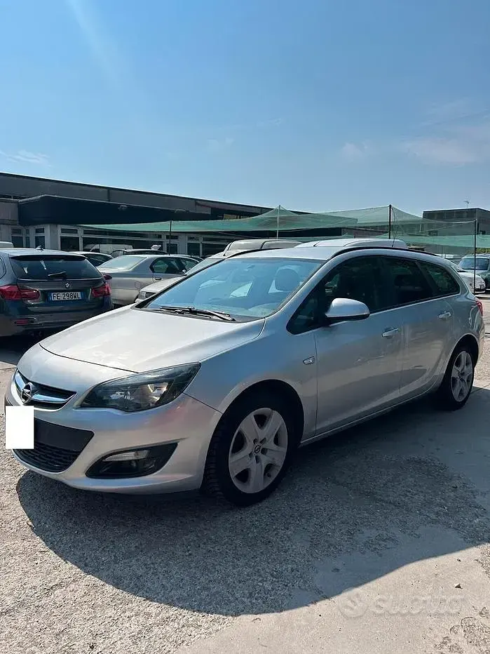 Usata Opel Astra Cosmo 140 CV (102 kW) 2016 Grigio Station wagon
