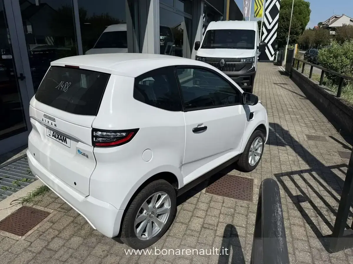 Nuova Aixam City Pack 2026 Bianco Berlina
