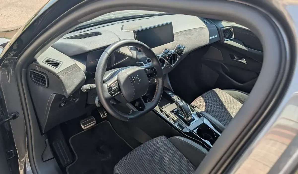 Usata DS Automobiles DS3 Crossback Performance 131 CV (96 kW) 2022 Grigio SUV
