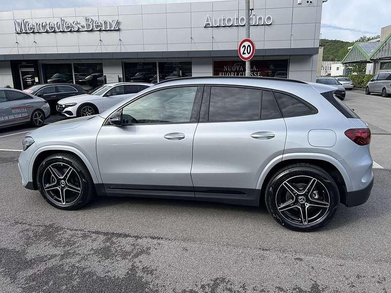 Nuova Mercedes GLA200 Business 150 CV (110 kW) 2025 Argento SUV