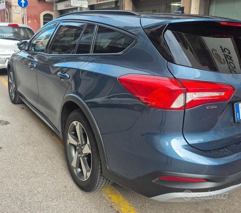 Usata Ford Focus 120 CV (88 kW) 2020 Blu Station wagon