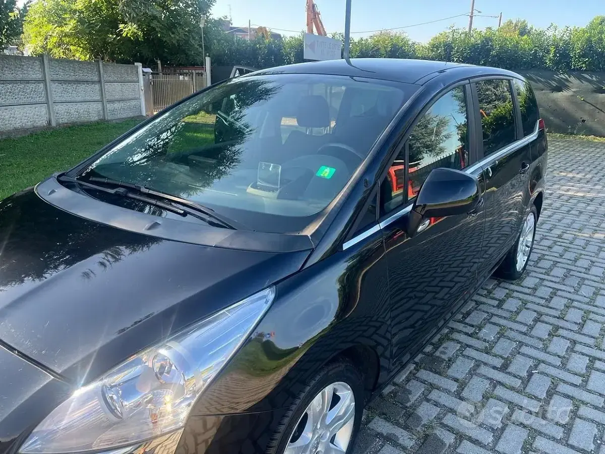 Usata Peugeot 5008 120 CV (88 kW) 2010 Nero Monovolume