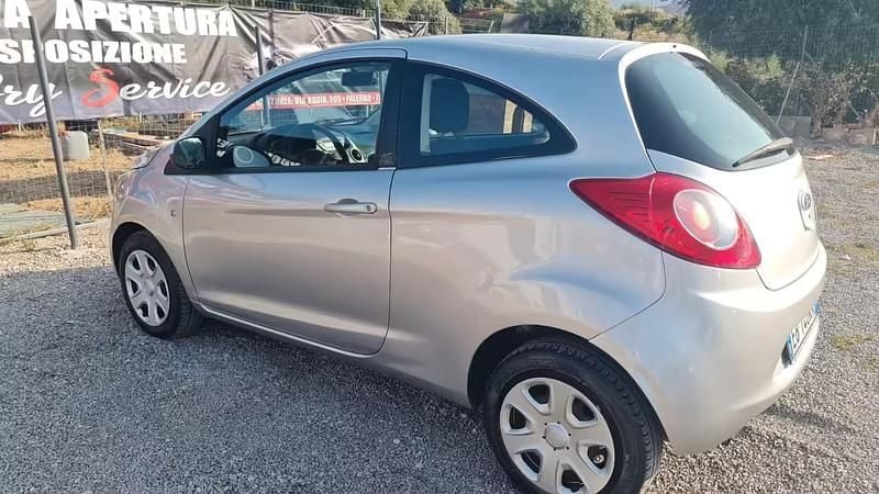 Usata Ford Ka Individual 69 CV (50 kW) 2012 Argento Utilitaria
