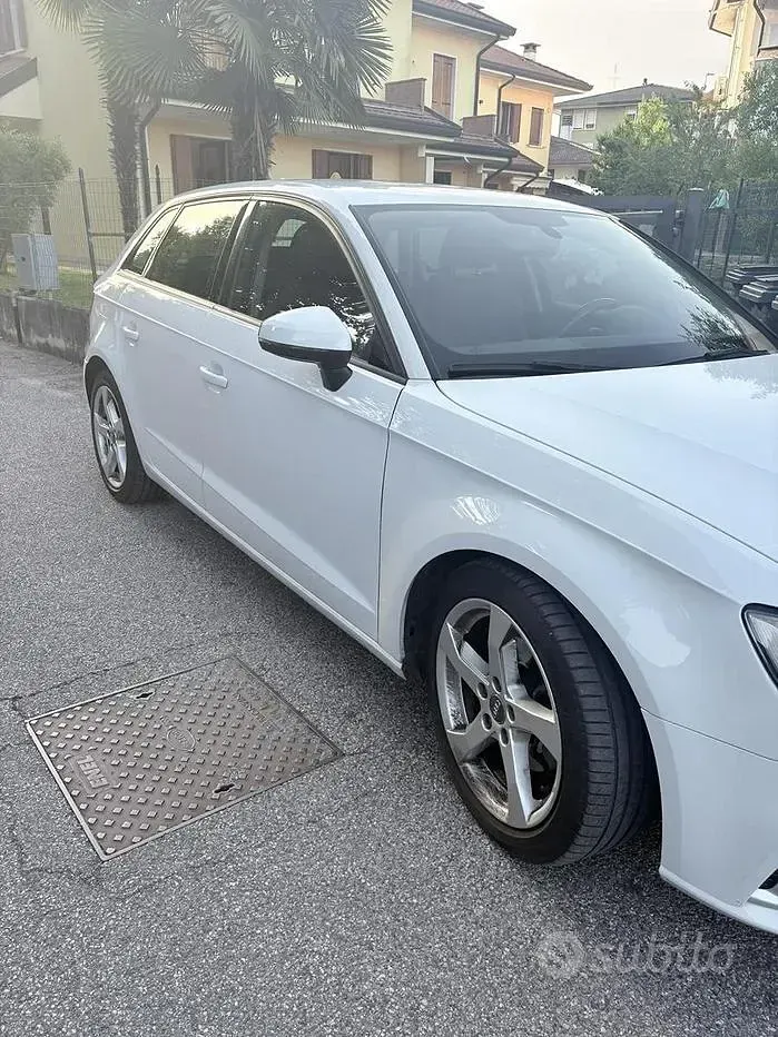 Usata Audi A3 Attraction 110 CV (80 kW) 2017 Bianco Berlina