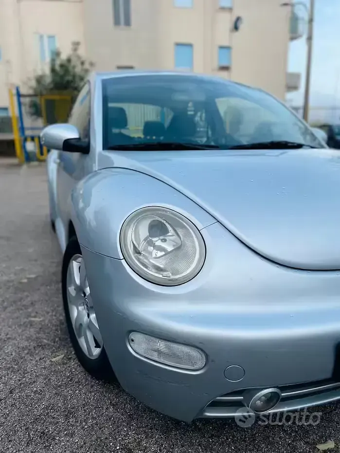 Usata VW New Beetle 105 CV (77 kW) 2006 Grigio Utilitaria